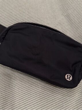 lululemon Everywhere Black Belt Bag